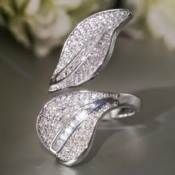 Wholesale Exaggerated Leaf Open Ring For Women In Copper Featuring White Color, 1 Piece Jewelry Accessory