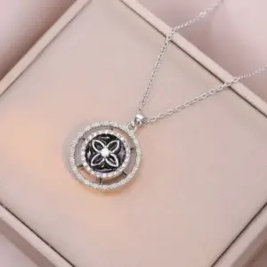 X2884 Steel Four-Leaf Flower Rotating Necklace