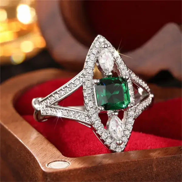 Wholesale Geometric Women’s Ring In Copper With White K Water Plating, Claw Setting Featuring Zircon Inlay