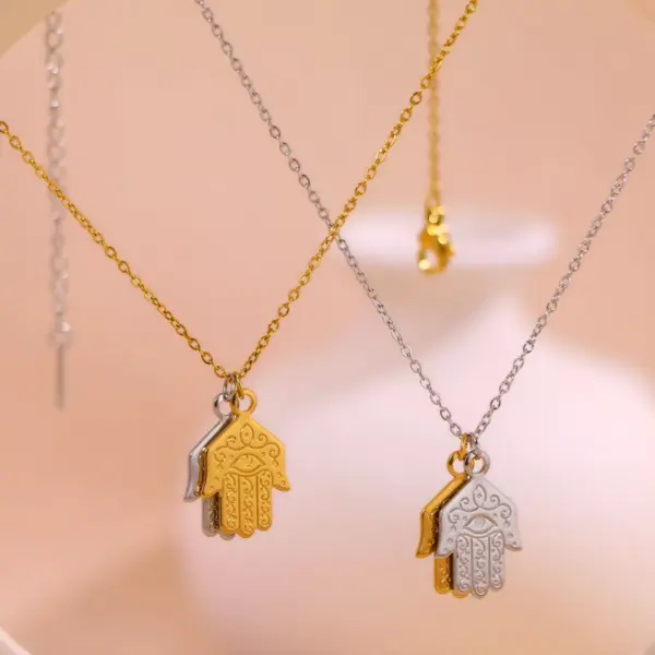 Wholesale Stainless Steel O-Shape Lockbone Chain Pendant Necklace Women's Style Electroplated 18K Gold Titanium Steel Geometric Pattern