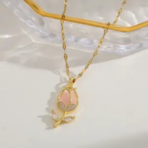 Necklace / Pink