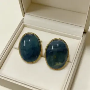 Dark Blue / Average Size / Oval