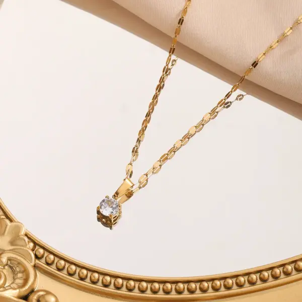 Wholesale Starlight Four Claw Single Diamond Necklace Women's Fashion Simple Small Design High-End Clavicle Chain Titanium Steel
