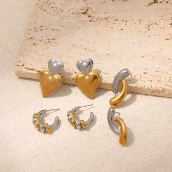 Wholesale Retro Heart Shape Stud Earrings For Women In Durable 304 Stainless Steel