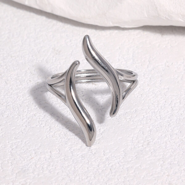 oly-336a5a04e4b54f759f7059594cfdb06f Wholesale Stainless steel ring, gold-plated, waterproof, colorfast, geometric design, titanium steel ring