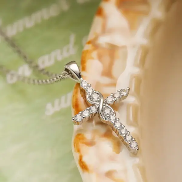 Wholesale Jewelry Retro Simple Style Commute Cross Copper Cable Chain Pendant Necklace