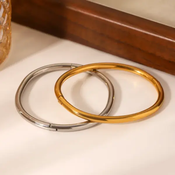 Wholesale 304 Stainless Steel Geometric Customization Laser Engraving PVD Coated 18K Real Gold Plated Casual Simple Style IG Style Waterproof Non Tarnish Gold Bangle