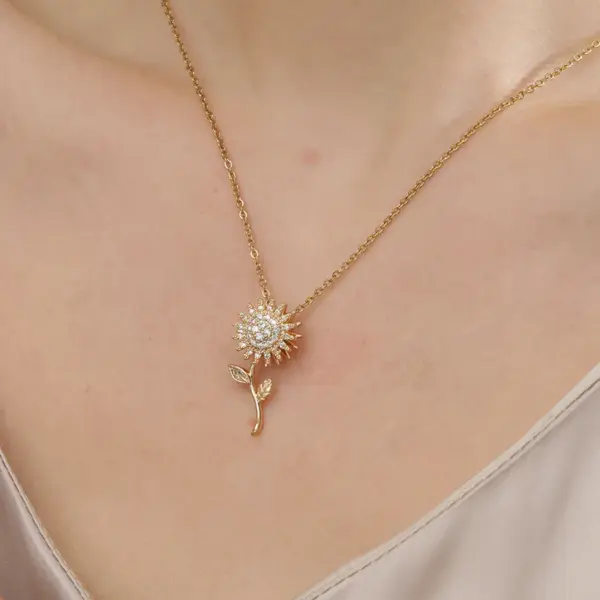 oly-33c47aa57c8bb6402ca28db3df0571b5 Wholesale Basic Classic Style Sunflower Titanium Steel Inlay Zircon Pendant Necklace