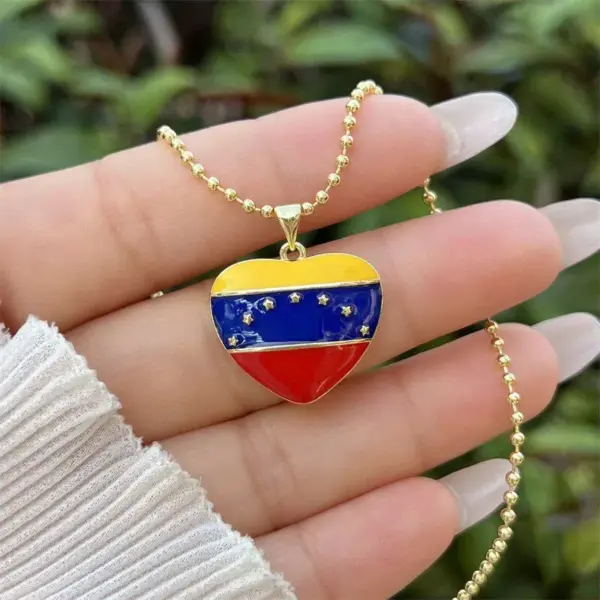 Wholesale Unisex National Flag Enamel Pendant Necklace With 18K Real Gold Plated Copper And PVD Coated Finish, Featuring A Beaded Chain