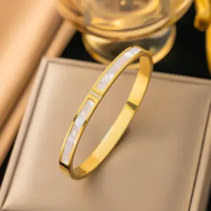 Gold / Average Size / CX801