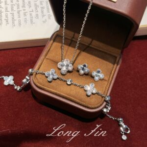 Four leaves know autumn platinum white diamond set