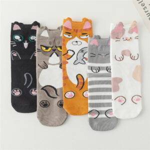 Five pairs of small-eared cats (one for each of the five colors) / All yards