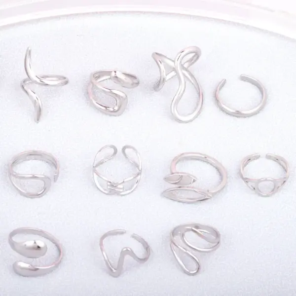 Wholesale 304 Stainless Steel Geometric PVD Coated Stone-Free Golden Plated Lady Queen Sexy Rings