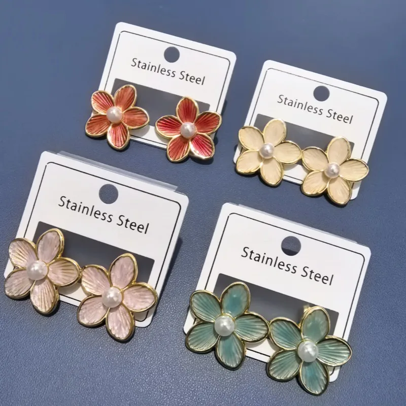 Wholesale 304 Stainless Steel Flower PVD Coated 18K Real Gold Plated IG Style Elegant Vacation Ear Studs