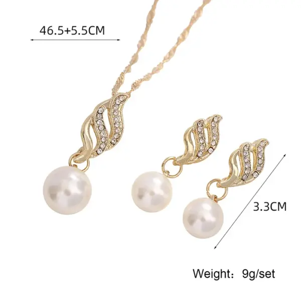 Wholesale Geometric Jewelry Set With KC Golden Plated Finish And Zircon Inlay, Waterproof Non Tarnish Craft, Featuring Cable Chain For Unisex