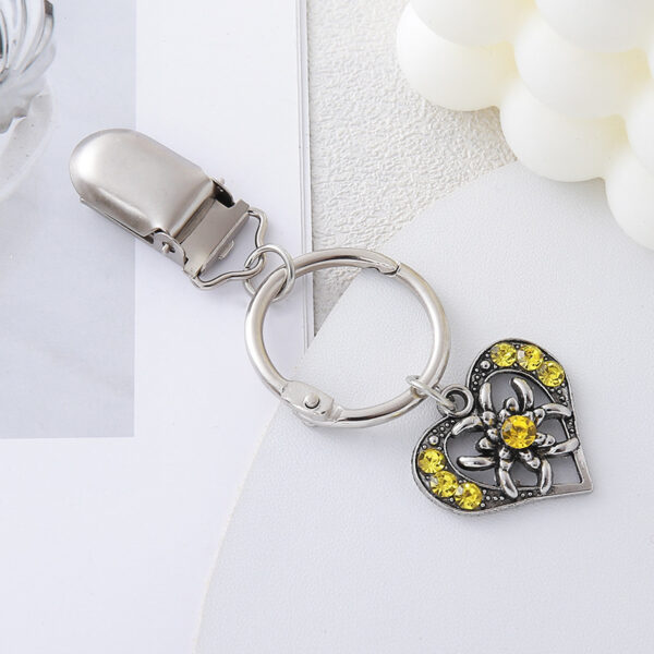 Wholesale Heart-shaped hat clip, outdoor sun hat clip, travel backpack bag, portable hook, baseball cap charm, outdoor anti-loss clip