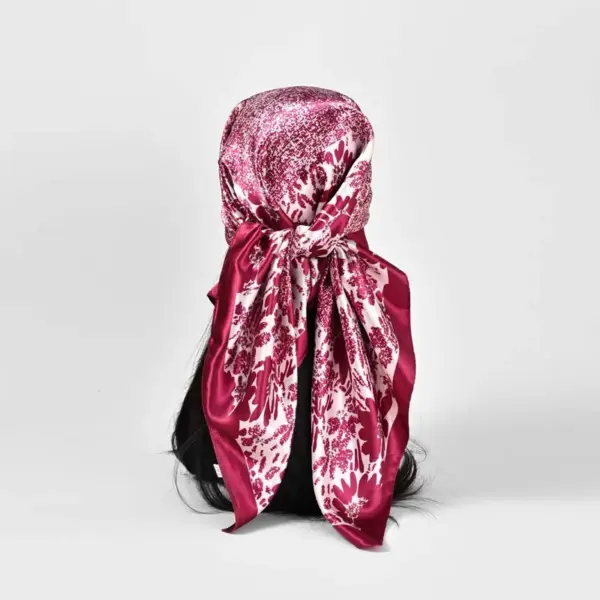 Wholesale Casual Ladies Printed Silk Scarf 90cm Decorative Chain Pattern Headscarf Hair Scarf Polyester Satin All Season Floral Design