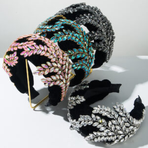 oly-365a15b3fd0d041bf6a4cf33c35ad162 Wholesale Fashion Baroque Fleece Woven Headband Full Diamond Maple Leaf Shining Light Luxury Headband Gorgeous Banquet Hair Accessories