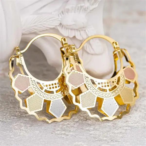 Wholesale Three-dimensional Flowers Earrings For Women In Copper With KC Golden Water Plating And 0.03µm Thickness