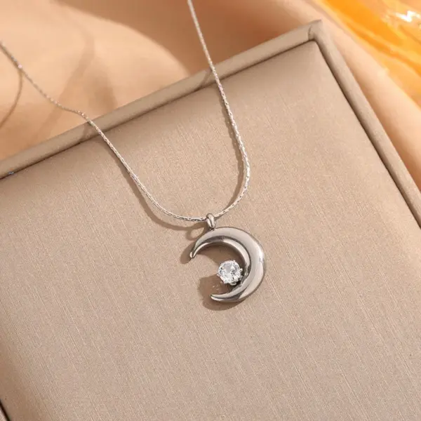 Wholesale Jewelry Elegant Moon 304 Stainless Steel Zircon Gold Plated Inlay Pendant Necklace