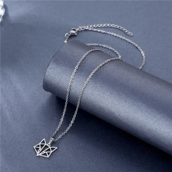 Wholesale Stainless Steel Hollow Out Animal Necklace Fox Pendant Wish Geometric Clavicle Chain Jewelry Simple Polished Metal For Women