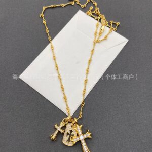 Gold three pendant necklace
