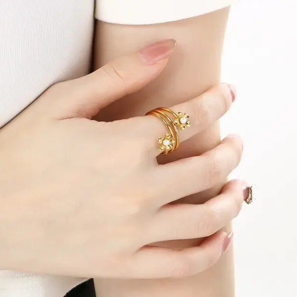 Wholesale Elegant Open Heart Flower Stainless Steel Ring For Women New Style Sweet Fashion Jewelry Accessory Versatile All Seasons