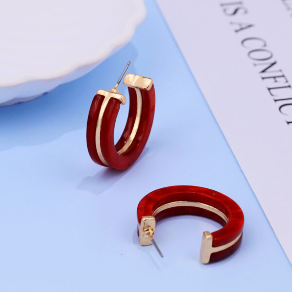 oly-36e875b16d53a9497e589ad342eab989 Wholesale Pair of Women Fashion Hoop Earrings Vintage Bohemian C- shaped Earrings for Party Vacation Valentine's Day