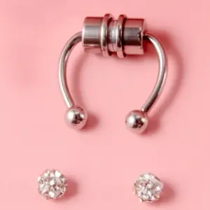 Magnet Nose Ring Steel Color-White Rhinestone Ball / As Shown in the Figure