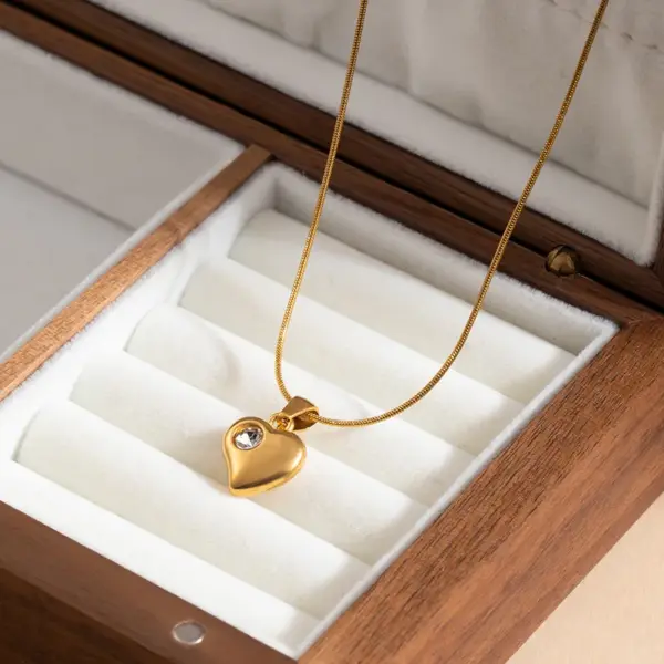 Wholesale Heart Shape Electroplated Necklace For Women In 201 Stainless Steel With Golden Plated Finish And Zircon Inlay On Snake Chain