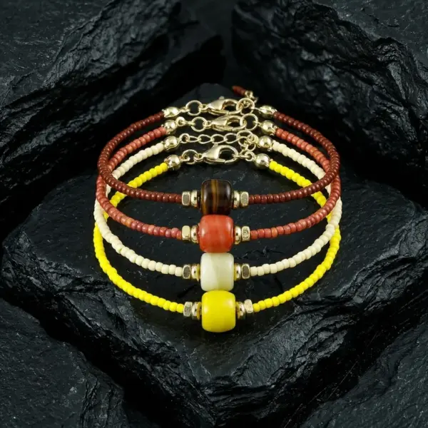 Wholesale Geometric Beaded Chain Bracelet With 18K Real Gold Plated Glass Beads, 0.03µm Thickness, Unisex Design