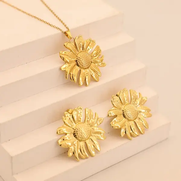 Wholesale Sun Stud Earrings For Women, Waterproof Non Tarnish 304 Stainless Steel With 18K Real Gold Plated Water Plating And 0.03µm Thickness