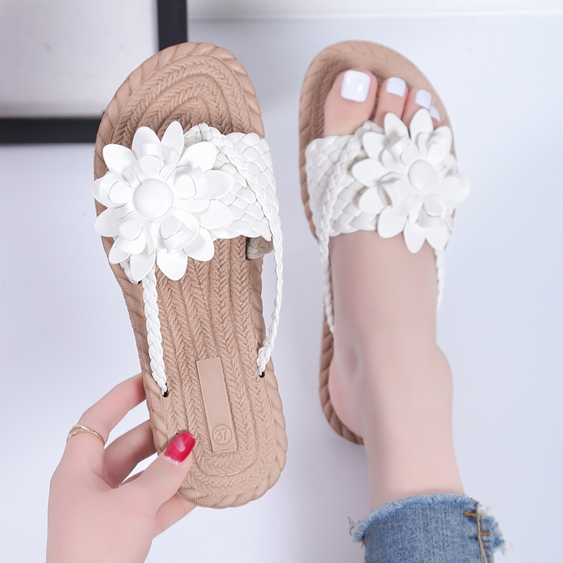 Wholesale Europe and the United States cross-border foreign trade women's sandals summer new flower soft bottom plus size women's beach sandals one wo