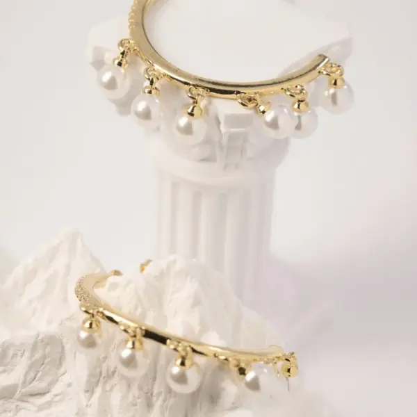 Wholesale 1 Pair Elegant Luxurious Wedding C Shape Plating Inlay Copper Artificial Pearls Zircon 18K Gold Plated Earrings