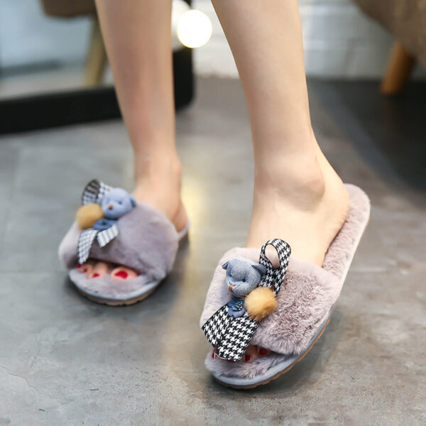 Wholesale plush slippers for autumn and winter outerwear bear fluffy slippers non-slip home fluffy slippers