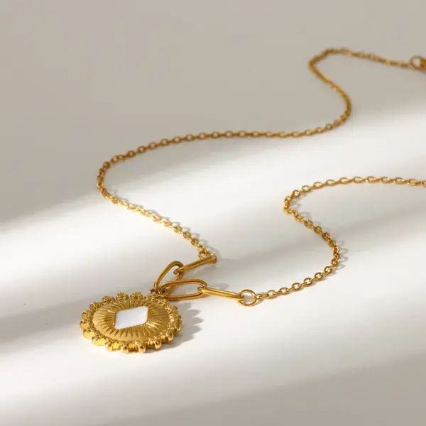 Wholesale Heart Shape Necklace For Women, 18K Gold Plated 304 Stainless Steel With Zircon Inlay, 0.03µm Thickness