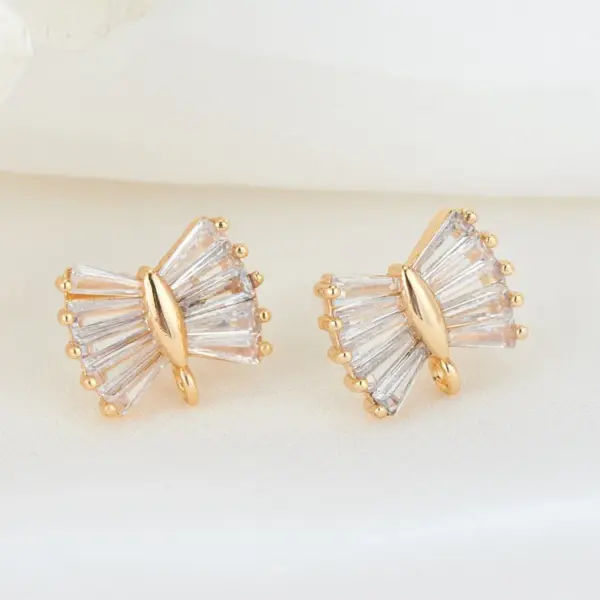 Wholesale Geometric Copper Earrings With Zircon Inlay, 14K Gold Plated, Simple Style Stud Earrings Featuring 925 Sterling Silver Ear Pins