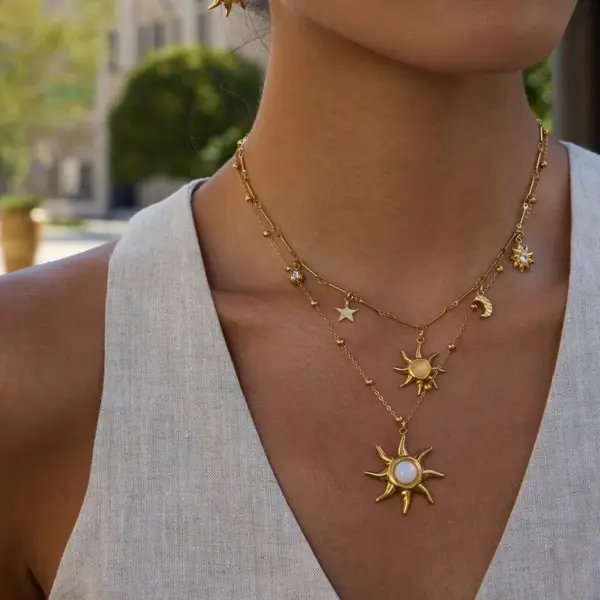 Wholesale Classic Style Women's Necklace Sun Pendant Beaded Chain Jewelry 18K Gold Stainless Steel Quartz Stone Travel Essential