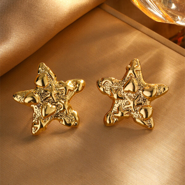 Wholesale  Hot French Retro All-match Style Starfish Love Earrings Titanium Steel Fadeless Valentine's Day Earrings