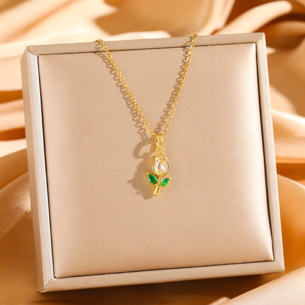 oly-3c97a025e6f28dc0cba6a7a78f70bb49 Wholesale Titanium steel tulip flower necklace with titanium steel pendant