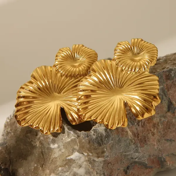 Wholesale PVD Coated Real Gold Plated 18K Gold Leaves 304 Stainless Steel Exaggerated French Style Waterproof Non Tarnish Ear Studs