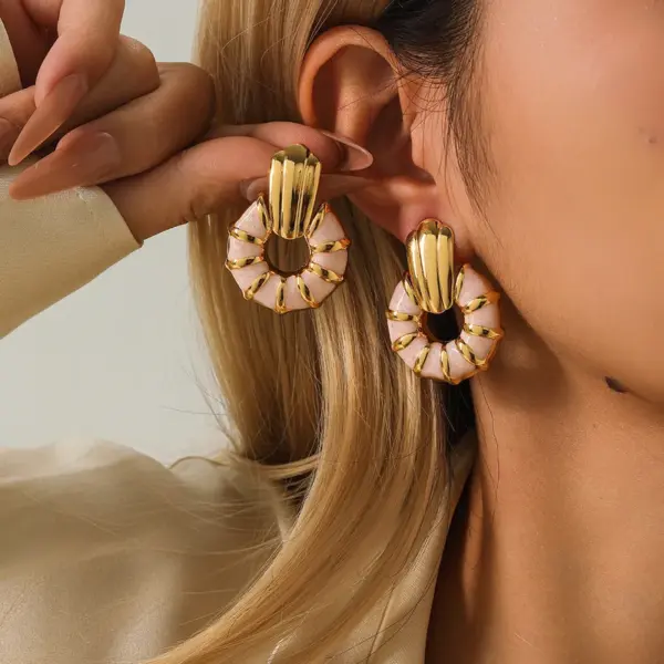 Wholesale Elegant Shell Shaped Enamel Drip Oil Non-Fading Earrings For Women Fashionable Luxury Stainless Steel Jewelry