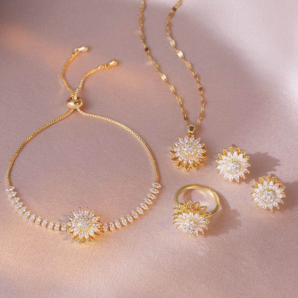 Wholesale Necklace Women's Japanese-Korean Cross-border Sunflower New Arrival Diamond-encrusted Sunflower Ins Ring Rotatable Clavicle Chain Jewelry