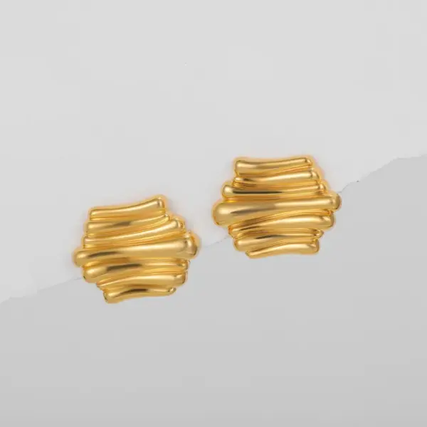 Wholesale Copper Irregular PVD Coated 18K Real Gold Plated Retro British Style Ear Studs