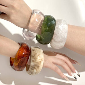 Wholesale 2024 New European and American Resin Oval Wide Edition Geometric Curved Resin Smudged Brown Bracelet European and American Style Bracelet for Women
