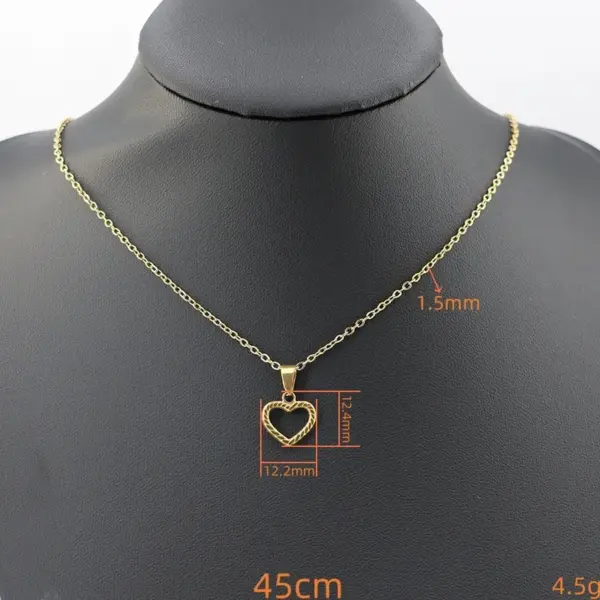 Wholesale Jewelry Casual Vintage Style Heart Shape 304 Stainless Steel Gold Plated Handmade Plating Carving Pendant Necklace