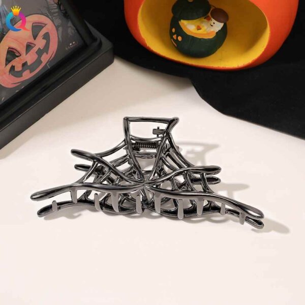 Wholesale Halloween Skull Magic Claw Clip Ins Dark Style Hair Accessories Hair Clip Metal Spider Large Shark Clip