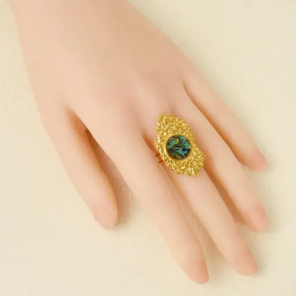 Wholesale Natural Shell Design Hammered Texture Ring For Women 18K Gold Plated Stainless Steel European Style Lightweight Luxury Jewelry