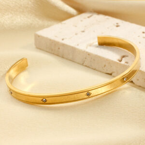 szkk035 diameter 6.6*4.8cm net weight 11g / Gold