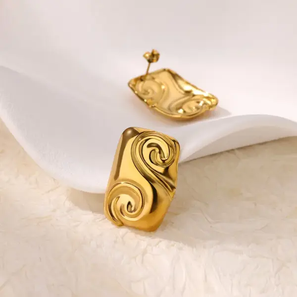Wholesale 3pcs/set Swirl Style Jewelry Set 18K Gold Plated Stainless Steel Bracelet Ring Earrings Geometric Pattern Swirl Thread Style Jewelry Set Unisex Accessories Christmas Gift Choice